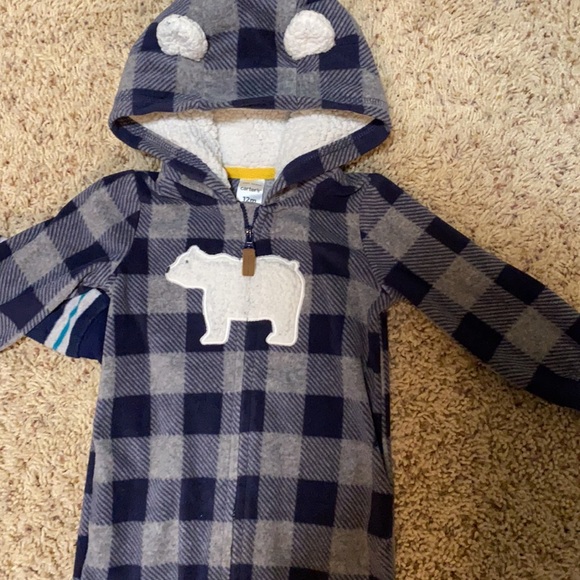 LIKE NEW 2-pack fleece zip-up hooded onesie bundle for 12M baby boy or girl! - Picture 3 of 4